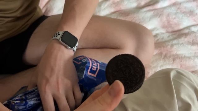 ОТКРЫВАЕМ OREO BLACKPINK с @ler4eg_off Бабка Шоу и Лерчег открывают орео блэкпинк смотреть онлайн