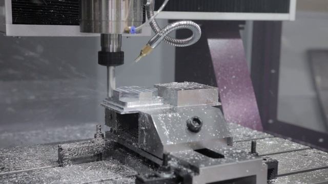 Фрезеровка алюминия на станке с ЧПУ Cutter TG смотреть онлайн