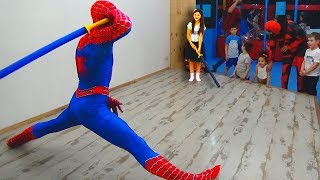 Видео для детей - Человек Паук против Фенга.mp4 смотреть онлайн