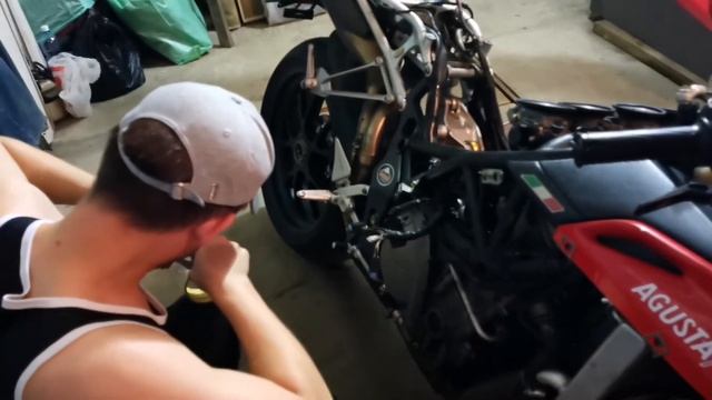 Mv agusta F4 1078 312R не заводится, что делать? смотреть онлайн