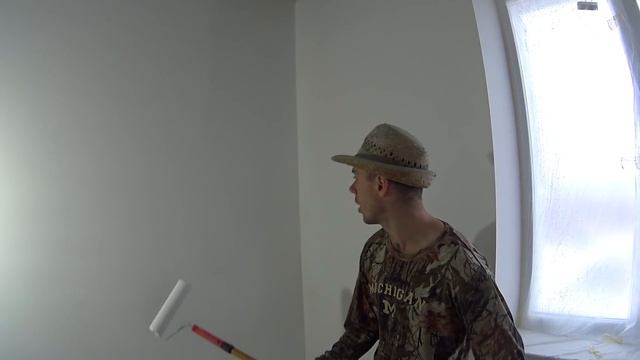 Как ПОКРАСИТЬ стену ПОКРАСКА водоимульсионной краской комнаты Семья Поддубных смотреть онлайн