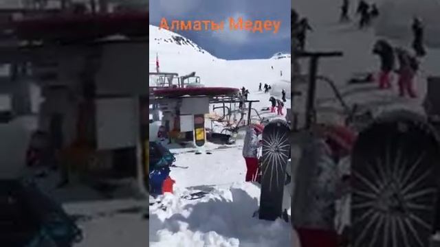 АЛМАТЫ МЕДЕУ! ЧТО СЛУЧИЛОСЬ? смотреть онлайн