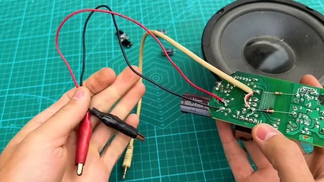 DIY Powerful Ultra Bass Amplifier Laptop Charger , No IC , Simple Circuit смотреть онлайн