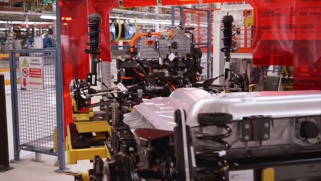 New Fiat 500 Electric - PRODUCTION LINE смотреть онлайн