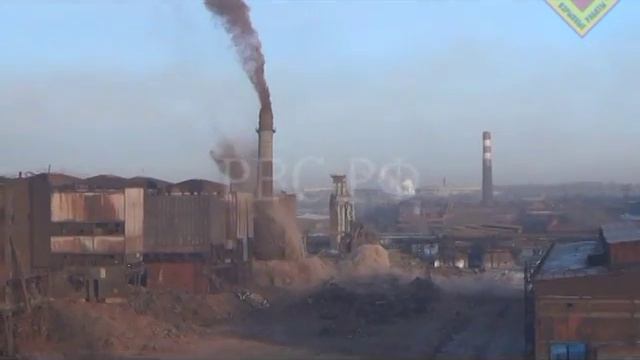 РВС Ч. 171 Труба дымовая №1 90м Мартеновский цех №1 НТМК Н. Тагил 2011.12.10 смотреть онлайн