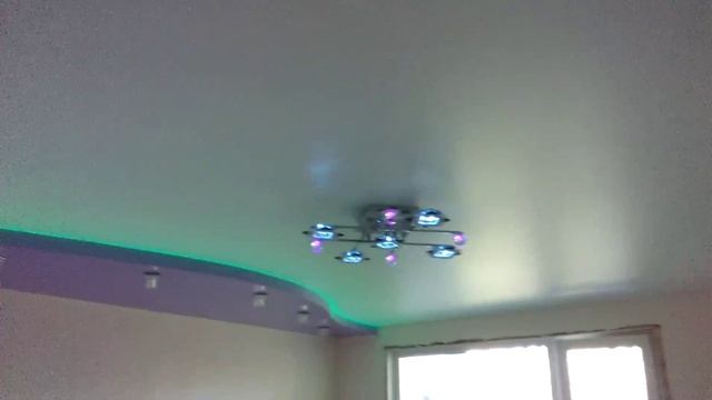 Двухуровневый натяжной потолок с подсветкой. смотреть онлайн