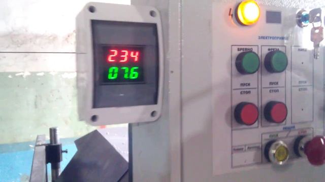 Оцилиндровочный станок Медведь для изготовления деталей сруба смотреть онлайн