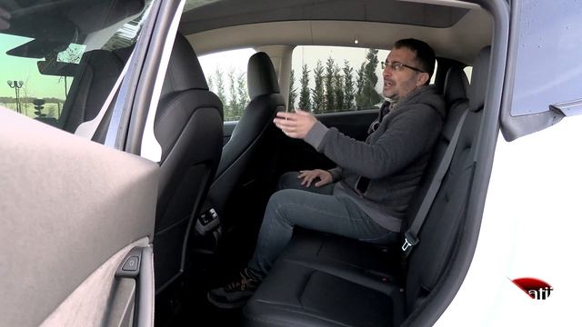 Tesla Model Y Long Range video 3 of 8 смотреть онлайн