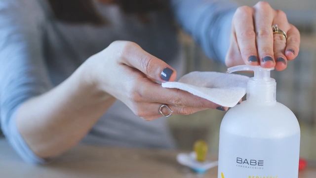 Один день из жизни семьи, которая пользуется косметикой Laboratorios BABÉ смотреть онлайн