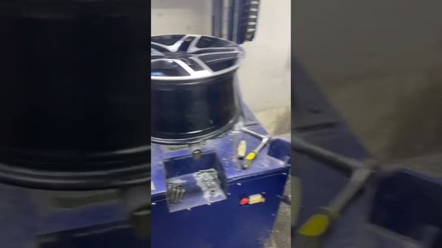 Диски Mercedes Алмазная проточка покрытие полимерным лаком реставрация восстановление +380503203266 смотреть онлайн