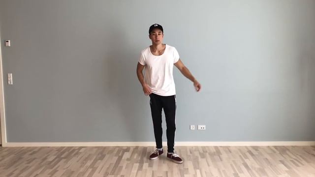 How To Do The Electro Swing In Real Life (Fortnite Dance Tutorial #20) | Learn How To Dance смотреть онлайн