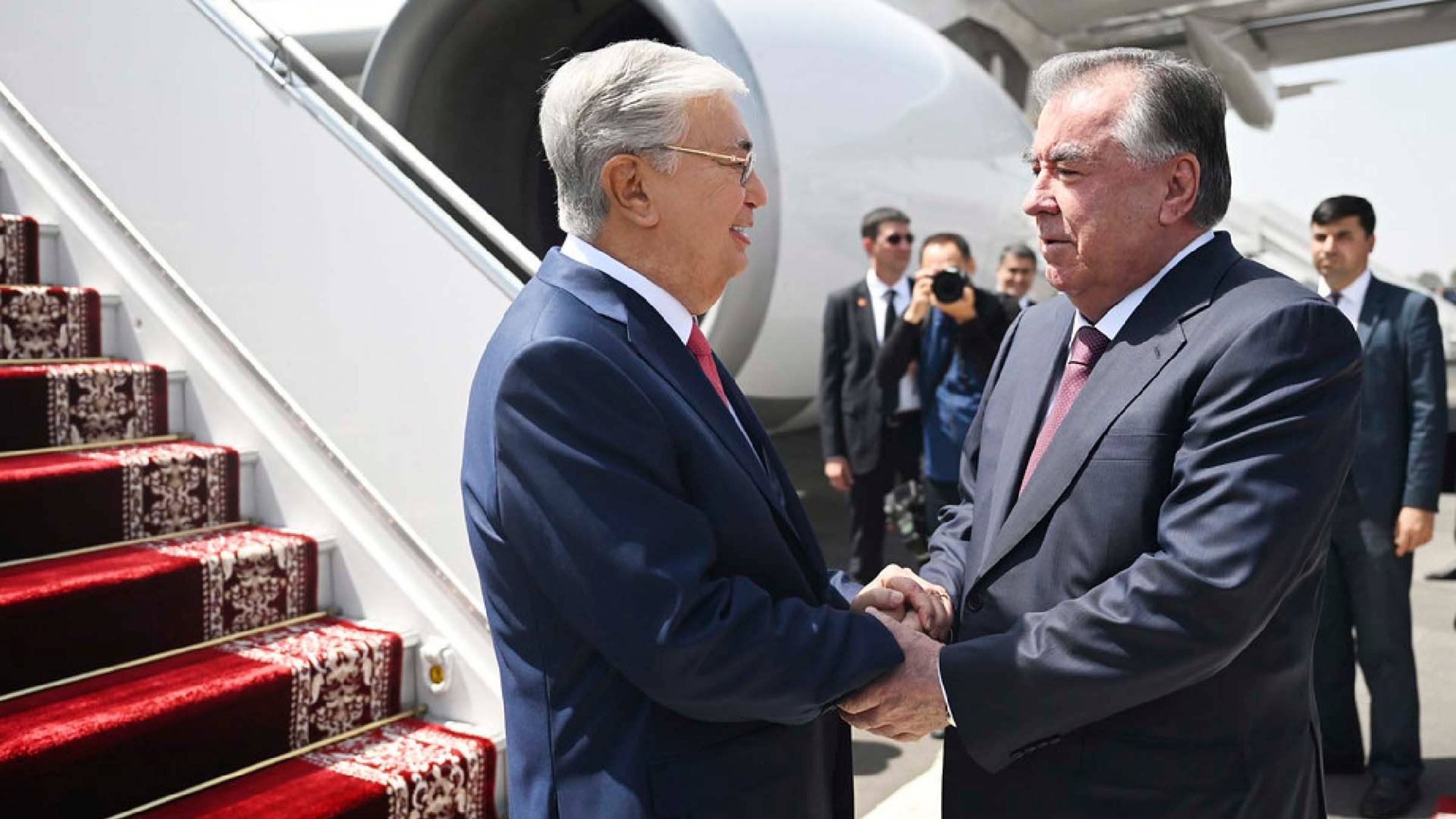 Токаев прибыл в Душанбе с государственным визитом