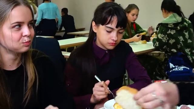 Сюжет столовая в школе смотреть онлайн