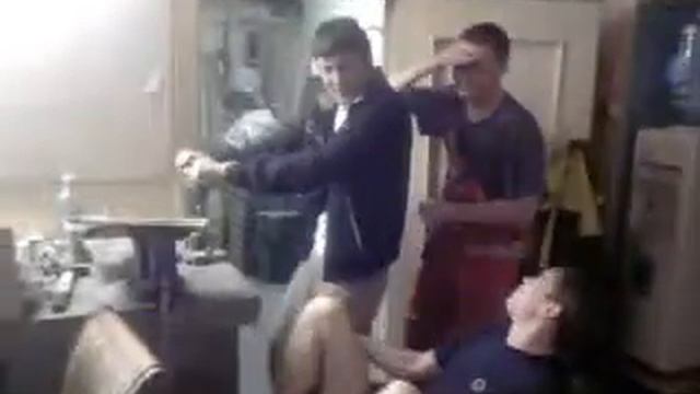 пацыки на моцыки,полны баки бензика.3gp смотреть онлайн