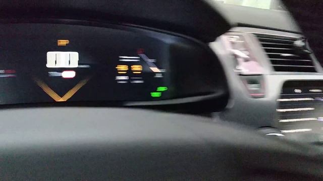 Активация кнопок ESP и контроля за удержания авто в полосе приборке от DS7 в авто Citroen DS5 смотреть онлайн