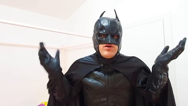 Hide and Seek Friends and more funny challenges with Adriana and Ali смотреть онлайн