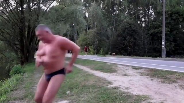 Прыжок на воду большая жопа смотреть онлайн