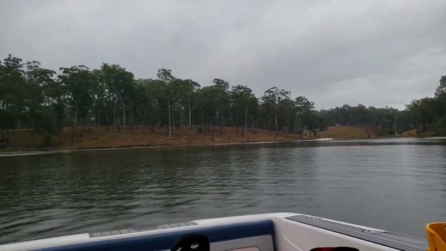 Pro Waterskier Drives Boat Like a Boss смотреть онлайн