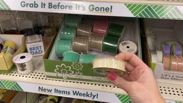 Dollar tree shop with me & junk journal challenge! смотреть онлайн