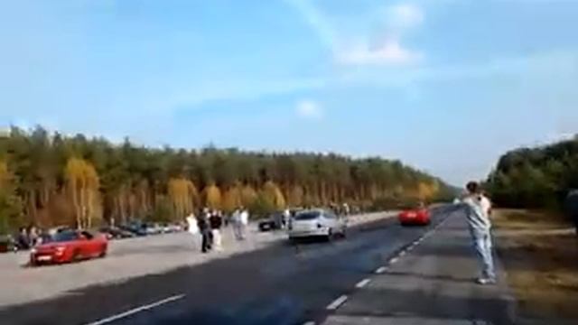 BMW e30 320i Vs. VW Passat 1,9 tdi (chip) смотреть онлайн