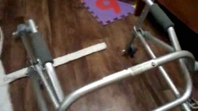 Самодельная опора для ползания Настеньке часть 1 смотреть онлайн