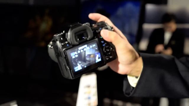 [Mobile01] Pentax K-1 Tiltable LCD screen смотреть онлайн