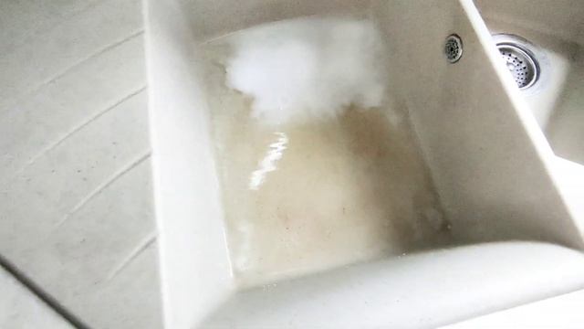 ОТМЫТЬ ГРЯЗНЮЩУЮ МОЙКУ! Кислородный отбеливатель отмывает все! Уборка на кухне смотреть онлайн