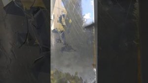 Как очистить солнцезащитную пленку с окна