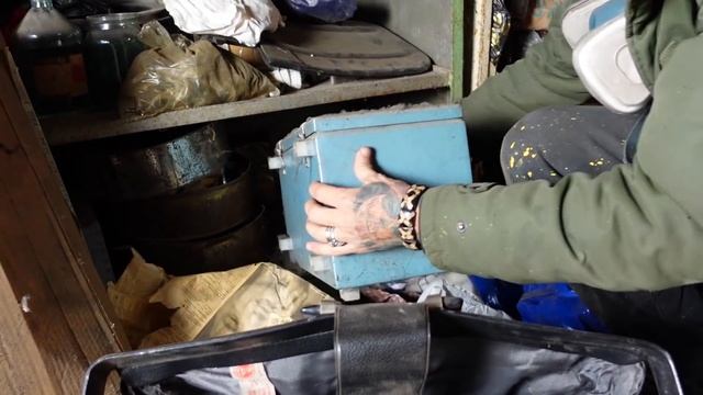 РАЗБОР ГАРАЖА НАСЛЕДНИКОВ, ВЫВОЗИЛИ ЧЕРМЕТ ЦЕЛЫЙ ДЕНЬ, СКОЛЬКО ЗАРАБОТАЛИ НА ХЛАМЕ? смотреть онлайн