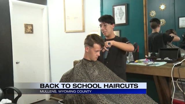 Local salon gives free haircuts to kids смотреть онлайн