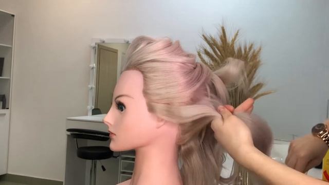 Средний пучок на основе кос | Medium hairstyle | Wedding hairstyle смотреть онлайн