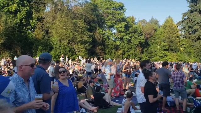 The Roots @ ZooTunes смотреть онлайн