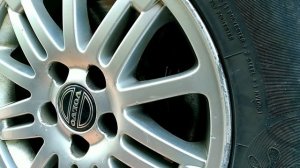 Вольво S60. Замена колодок ручного тормоза.