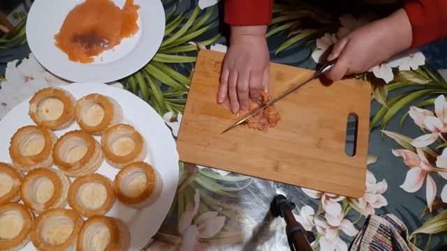 Тарталетки из слоёного теста с вкусной начинкой. Все ищут в интернете! @linakysylenko смотреть онлайн