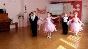 танец полонез ГУО "Ясли-сад №120 г.Гомеля"