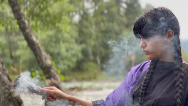 Саманта Адам заряжает амулеты. Магия Стихий