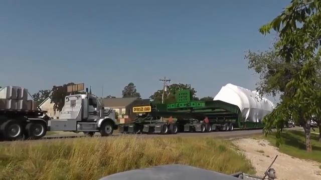 ГРУЗОВИКИ ПЕРЕВОЗЯТ МЕГА ОГРОМНЫЕ ГРУЗЫ!!! Видео подборка!