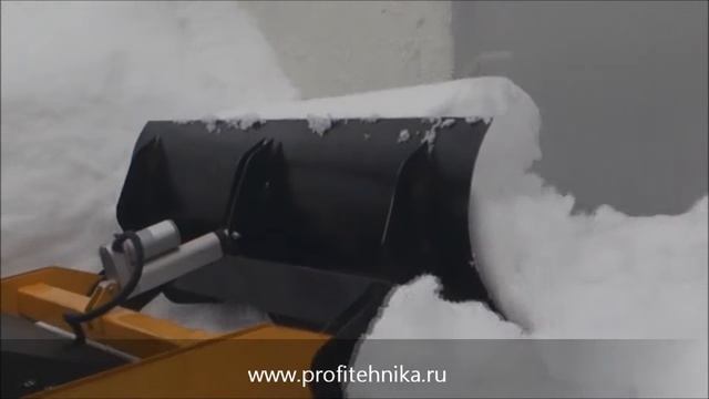 Робот снегоуборщик Omi