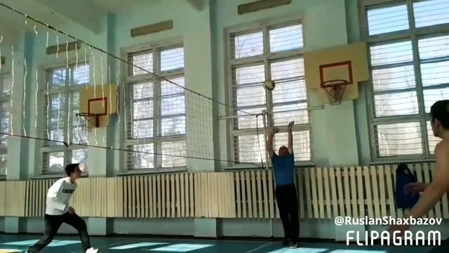 Отрывок с тренировок по волейболу. Шахбазов Руслан смотреть онлайн
