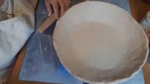 Ручная лепка из глины. Как сделать глубокую тарелку из глины.