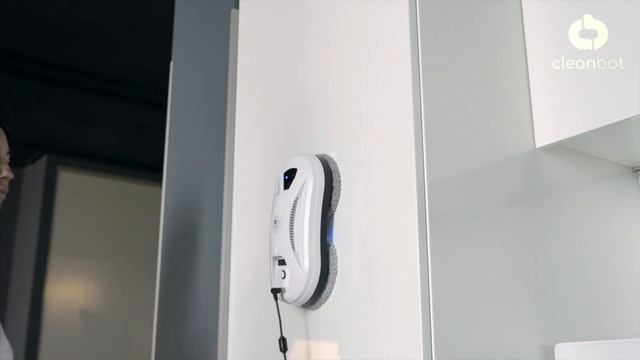 Новинка робот-мойщик окон Cleanbot Ultrasprey смотреть онлайн