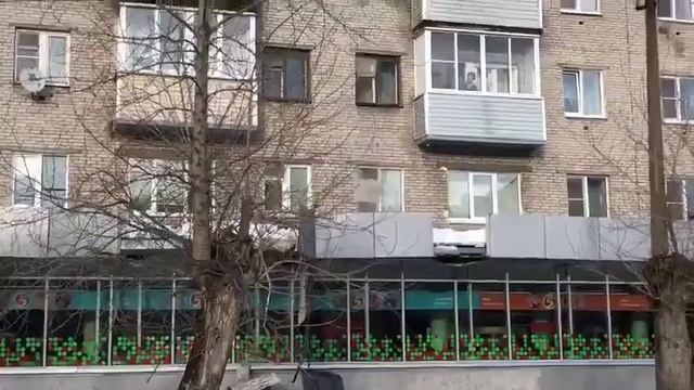 Как чистят крыши от снега в Питере. смотреть онлайн