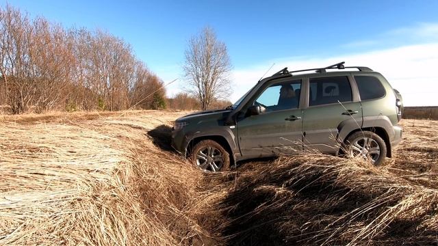 ЛАДА Нива ТРЕВЕЛ 2021. Проезд ГЛУБОКОЙ КАНАВЫ по ДИАГОНАЛИ!!! Сможет ли ТРЕВЕЛ, как ПАТРИОТ 2019??? смотреть онлайн