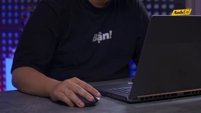 ANHEMTV MỚI MUA ĐƯỢC LAPTOP RẺ HƠN 15 TRIỆU - TRITON 500 SE смотреть онлайн