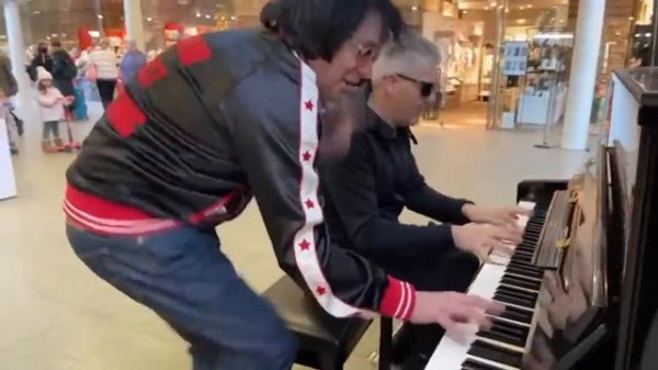 Brendan Kavanagh (aka Dr K) & Terry Miles Play 'RED SOCK BOOGIE' at St Pancras Station, London