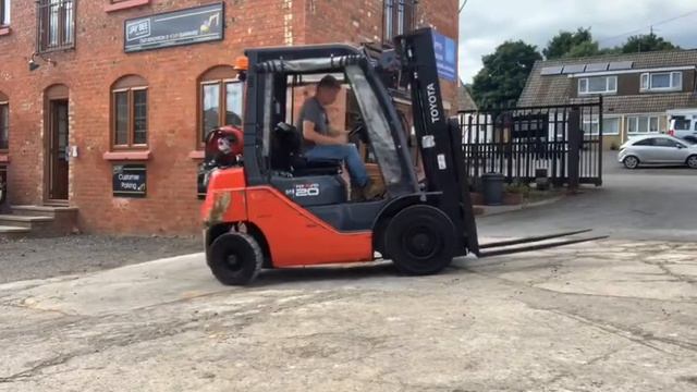2014 Toyota 02 8FGF20 Forklift Stock No 5046