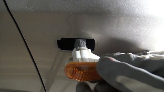 How To Replace Side Flasher Bulb Honda Civic. Years 2000 To 2015