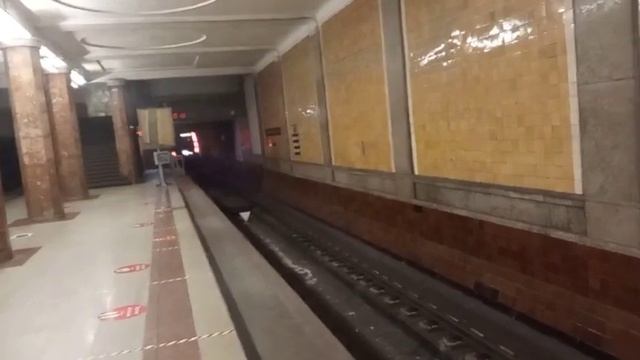 // Электропоезд 81-740/741.1 «Русич» №11 на станции метро «Красносельская» Сокольнической линии //