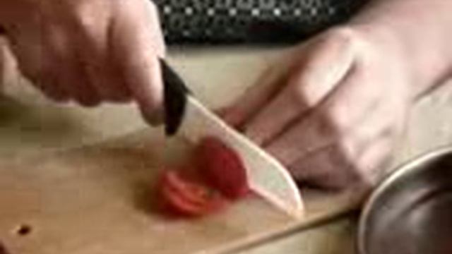 Керамический нож Tivosan TG120SW и овощечистка TR10Y смотреть онлайн