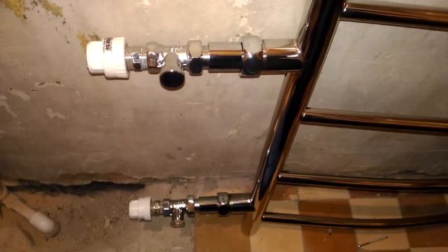 Замена стояка отопления и монтаж полотенцесушителя лесенкой на верхнем этаже.Центральное отопление. смотреть онлайн